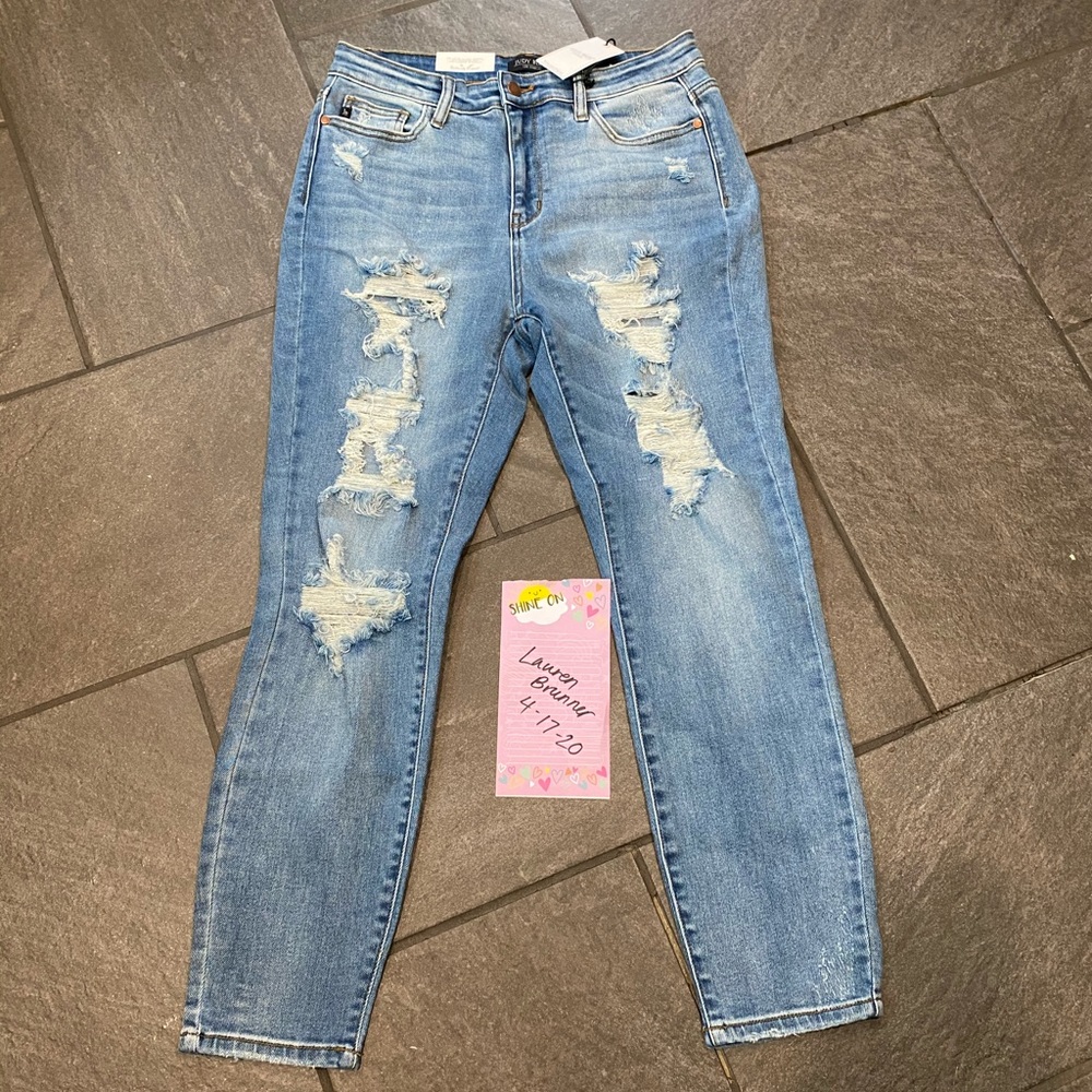 🛑SOLD🛑Judy Blue Distressed “Mom Jeans” size 11